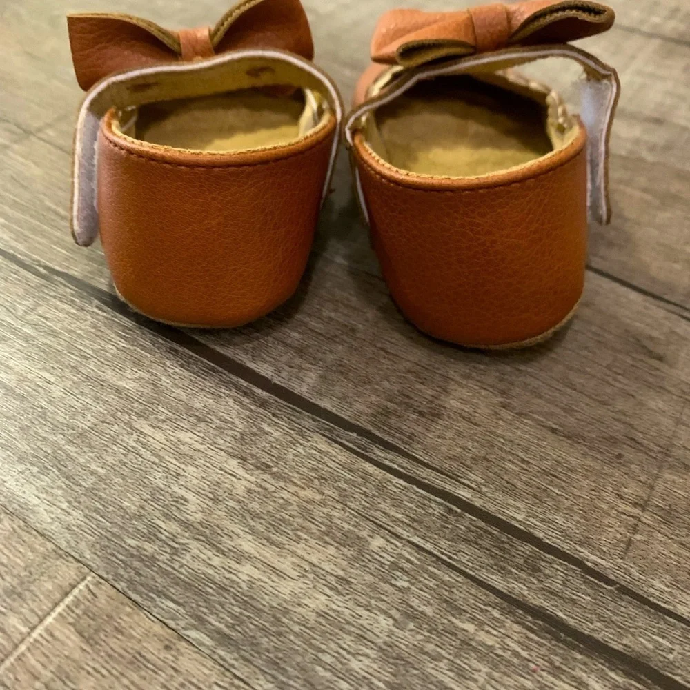 NWOT Baby Girl Non Slip‎ Soft Sole Crib Shoes
